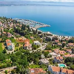 Mit Balkon Und Terrasse By Interhome *