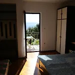 Mit Balkon Und Terrasse By Interhome Apartman