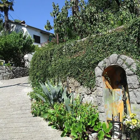 Mit Balkon Und Terrasse By Interhome