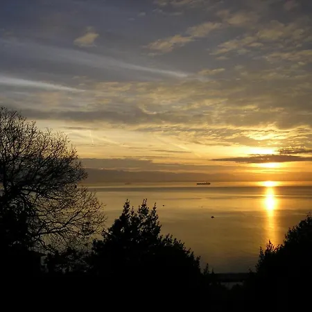 Mit Balkon Und Terrasse By Interhome Опатия