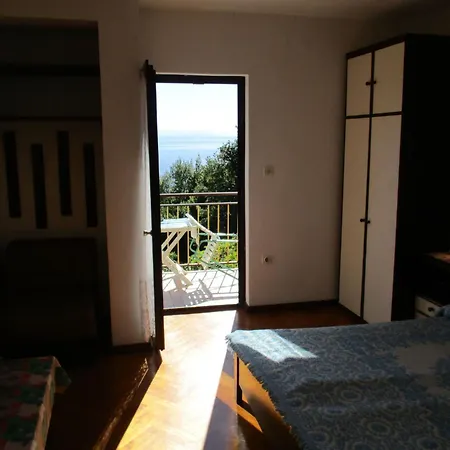 By Interhome Apartament