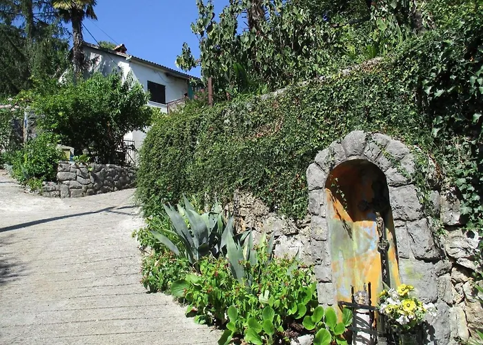 Mit Balkon Und Terrasse By Interhome